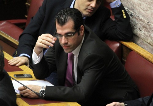 Ο Αβραμόπουλος παραιτήθηκε από βουλευτής