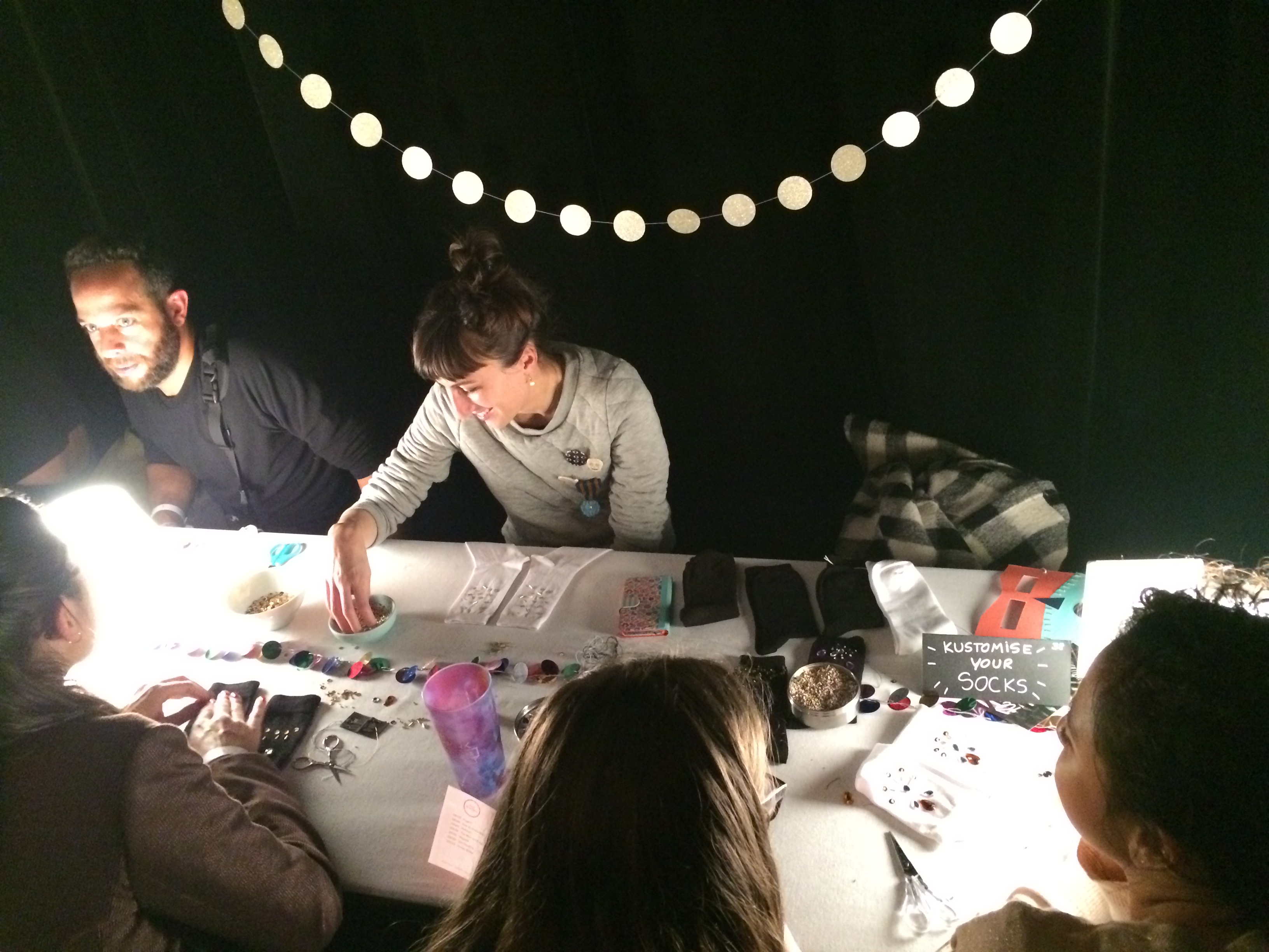 Ένα από τα workshops του φεστιβάλ: πώς να φτιάξεις custom made κάλτσες