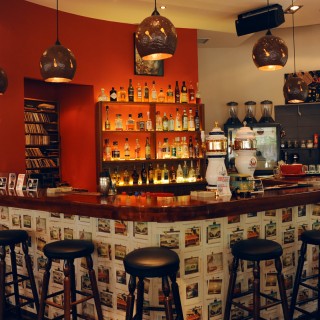 Κάθε μέρα, μία έκπληξη στο Shelter του Περιστερίου.