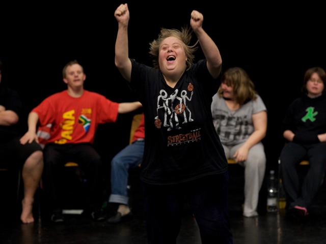 Αν δείτε το Disabled Theatre, δύσκολα θα συγκρατήσετε τα δάκρυά σας.