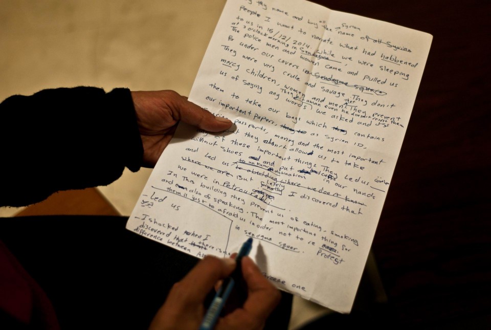 Πρόσφυγας εξηγεί το γράμμα-καταγγελία που έγραψε για την Popaganda.