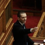 Ο Κασιδιάρης εμπλέκει τον πρωθυπουργό σε συνομιλία με δικαστικό