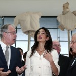 Το ζεύγος Κλούνεϊ στο πλευρό των αντιρατσιστικών οργανώσεων