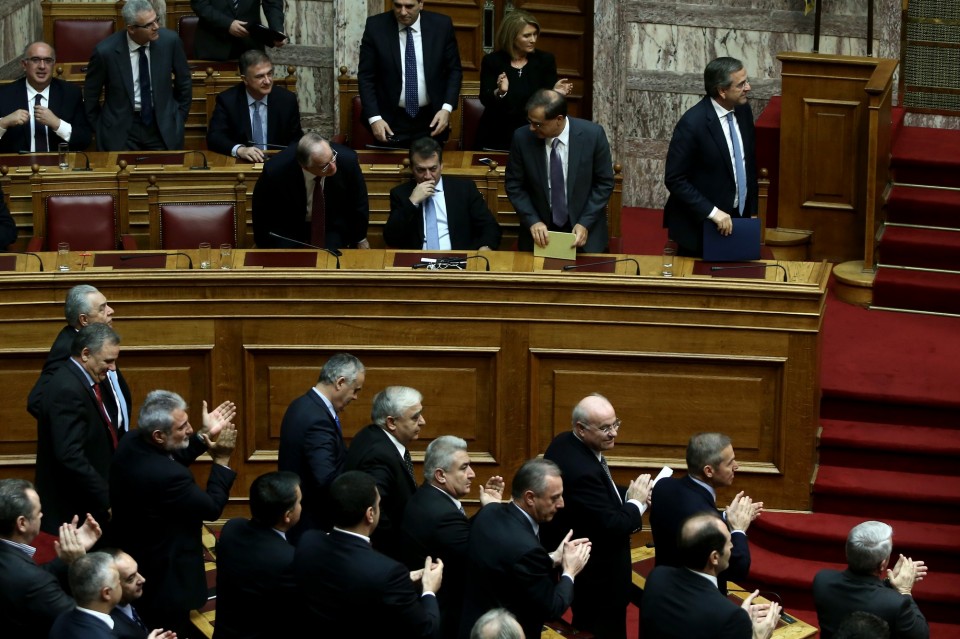 Χειροκρότημα από τη μία... 