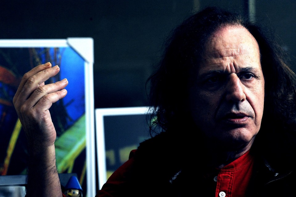 ΤΡΑΓΟΥΔΙΣΤΗΣ ΜΟΥΣΙΚΟΣ ΒΑΣΙΛΗΣ ΠΑΠΑΚΩΝΣΤΑΝΤΙΝΟΥ