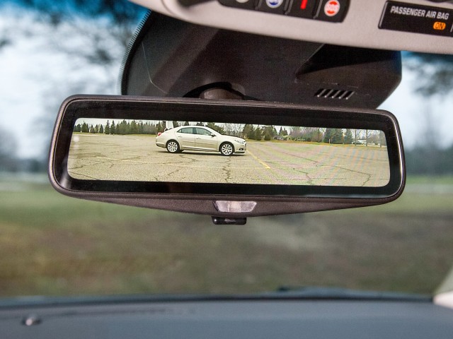 Πόσο πιθανό είναι ο καθρέφτης του αυτοκινήτου να αλλάξει με κάμερα και βίντεο;