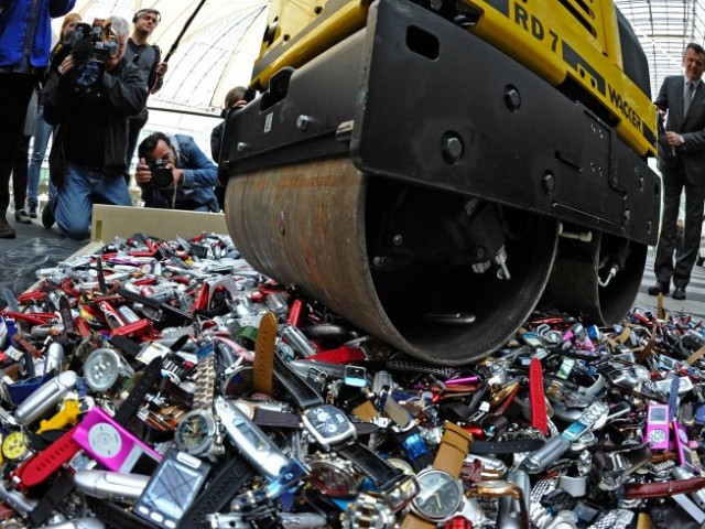 Καθαρίζοντας το ίντερνετ από τις μαϊμούδες, ώρα ήταν…