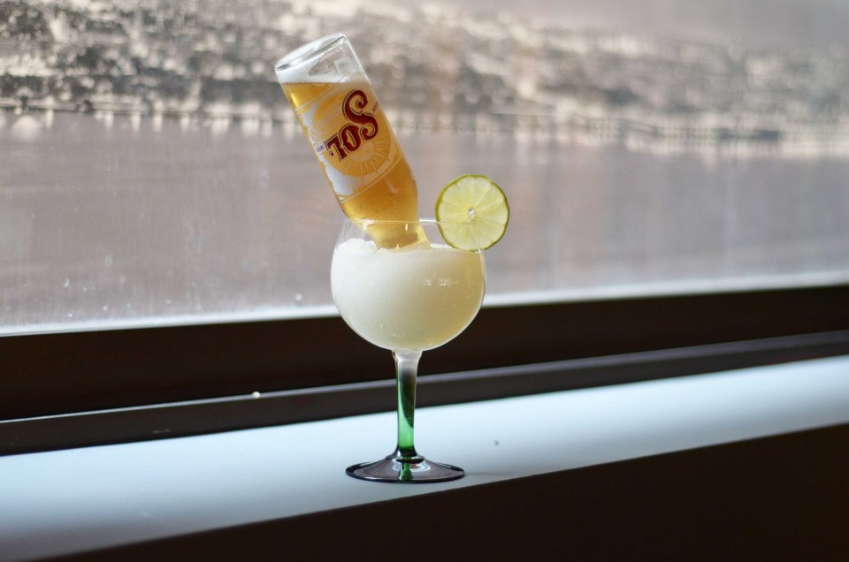 Διπλή μαργαρίτα παρέα με μία μπύρα Sol, ή αλλιώς Mexican Bulldog