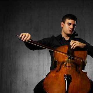 Ο Μιχάλης Χόιπελ από μικρός άκουγε από Bach μέχρι Frank Zappa