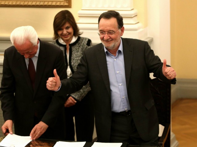 Μέσα – έξω απο το Προεδρικό Μέγαρο