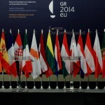 Guardian: Αν οι Έλληνες είναι έτοιμοι να εγκαταλείψουν το ευρώ, αφήστε τους να φύγουν