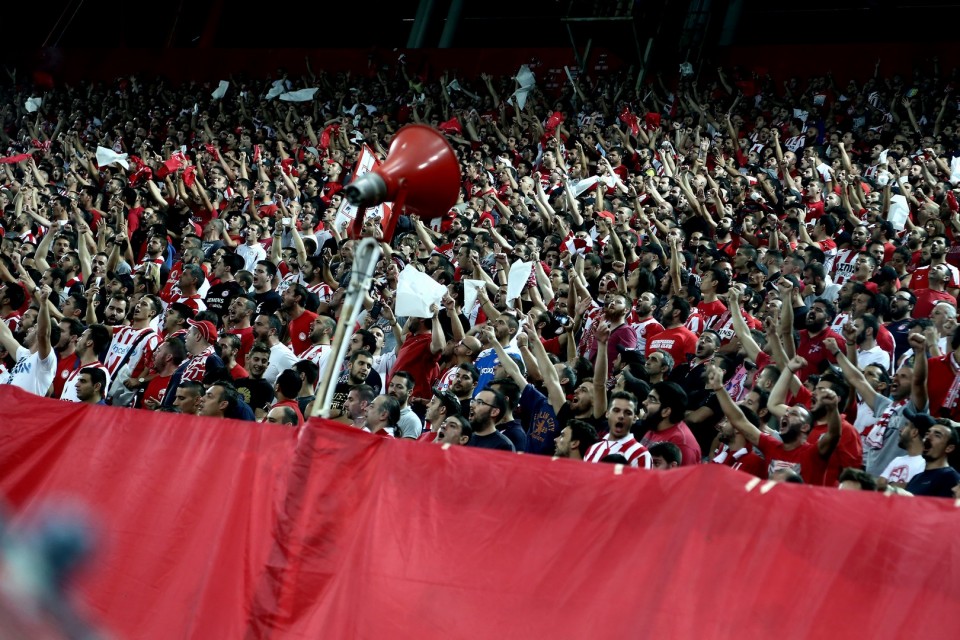 Ïëõìðéáêüò  ÔóÜìðéïíò Ëéãê  ðïäüóöáéñï ãÞðåäï  óðüñ ößëáèëïò  ðïäïóöáéñéêÞ ïìÜäá ïðáäüò  óôÜäéï  ÊáñáéóêÜêçò  Olympiakos  åîÝäñá Olympiacos Åíáñîç ðñåìéÝñá Champions League ÏÓÖÐ