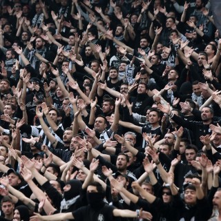 Όλα τα συνθήματα των ελληνικών γηπέδων σε ένα βιβλίο