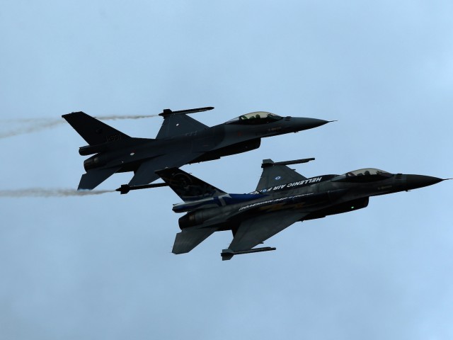 Κύπρος: Απογειώθηκαν ελληνικά F-16 από την Πάφο