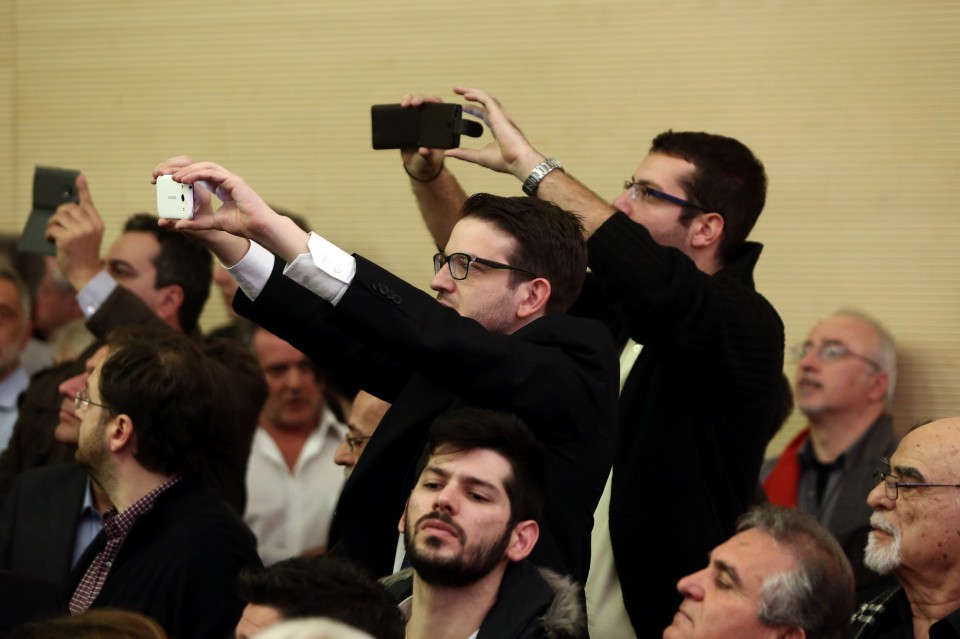 ÐÏËÉÔÉÊÇ ÐÏËÉÔÉÊÏÓ ÌÏÕÓÅÉÏ ÌÐÅÍÁÊÇ ïðáäüò ÐÁÑÏÕÓÉÁÓÇ ÐÏËÉÔÉÊÏ ÊÏÌÌÁ Êßíçìá Äçìïêñáôþí Óïóéáëéóôþí