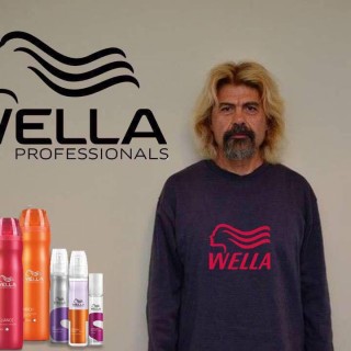 Τα κολάζ που τρολάρουν το μαλλί του Χριστόδουλου Ξηρού