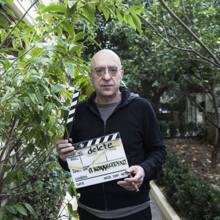 -«Θα ξανακάνατε ποτέ κινηματογράφο, κύριε Κοκκινόπουλε;» -«Μα, κινηματογράφο κάνω»