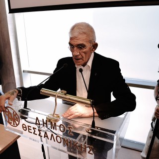 Ο Γιάννης Μπουτάρης χτυπάει ξανά