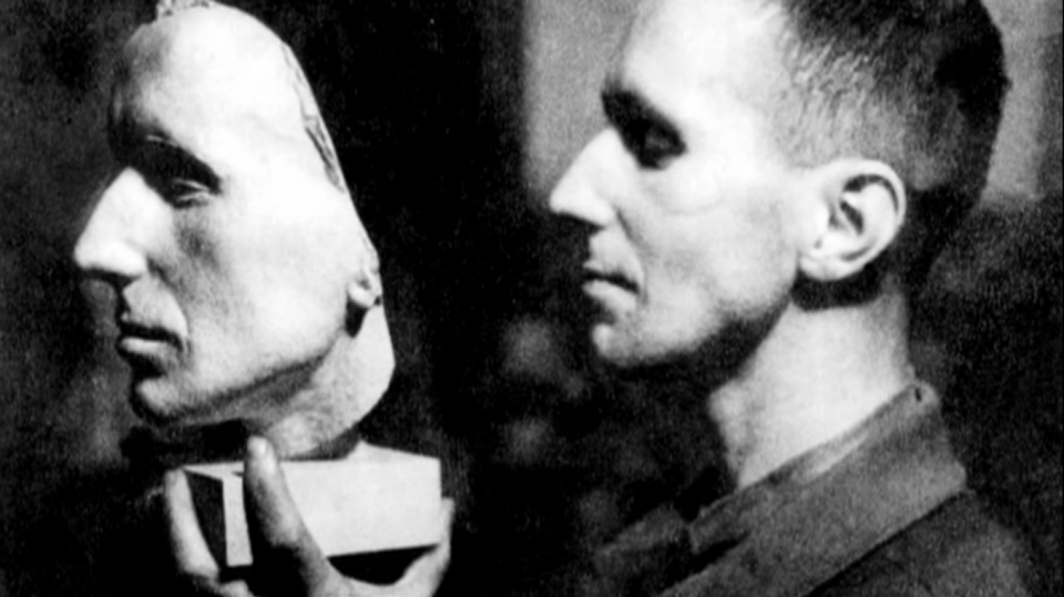 Brecht and Mask