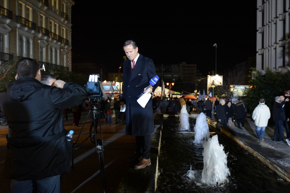 Στυγμιότυπο στο εκλογικό κέντρο του ΣΥΡΙΖΑ στην πλατεία Κλαυθμώνος. φωτό: Αγγελος Χριστοφιλόπουλος