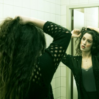 Η Μαρίνα Σάττι κοιμάται κάθε βράδυ με χορωδιακή μουσική