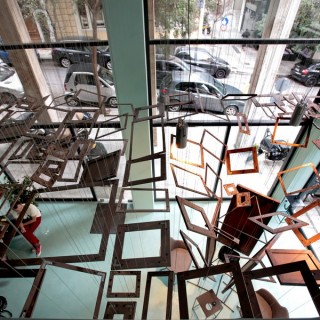 Talkin’ Heads: Το νέο μουσικό στέκι της Αθήνας είναι το νέο ντιζαϊνάτο κομμωτήριό της