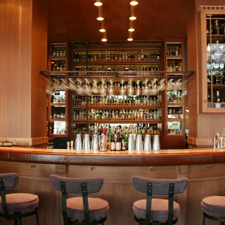 Αυτό το μπαρ στην Αθήνα έχει 500 διαφορετικές ετικέτες ουίσκι