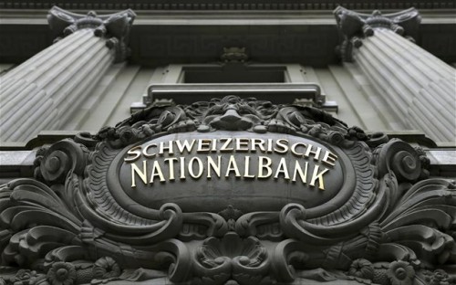 Η κεντρική τράπεζα της Ελβετίας καταργεί την ελάχιστη ισοτιμία με το ευρώ