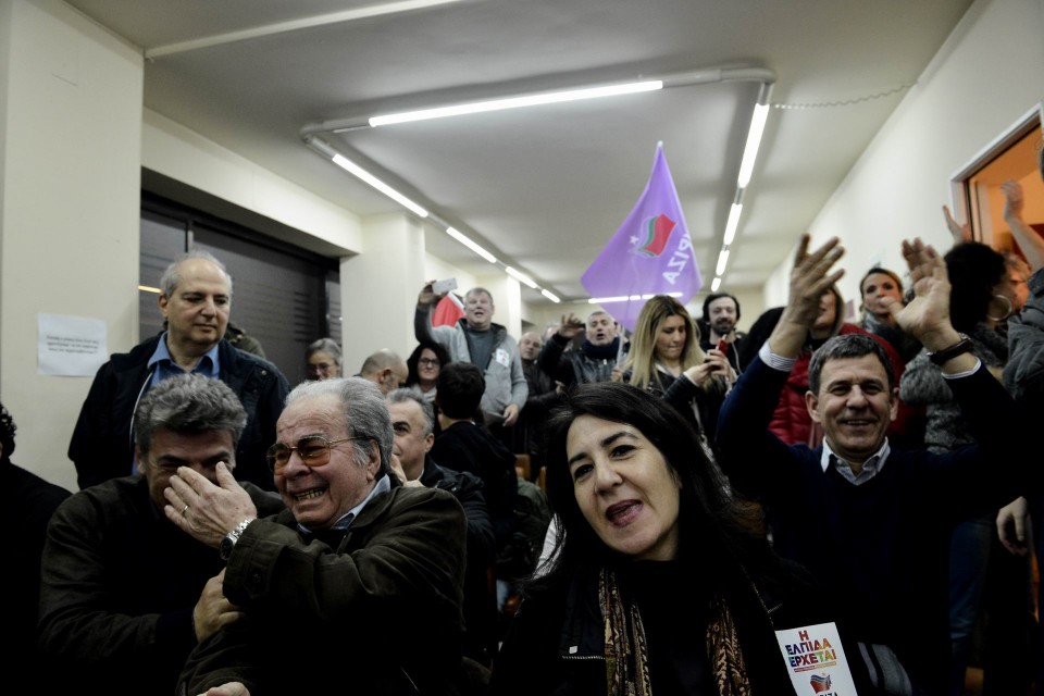 Πανηγυρισμοί των υποστηρικτών του ΣΥΡΙΖΑ στη Θεσσαλονίκη. φωτό: Γιάννης Παπανίκος