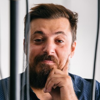 Γιατί επιμένω να αγοράζω βινύλια στην εποχή του streaming;