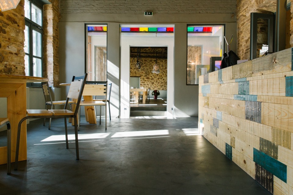 Root Art Space / Root Art Space