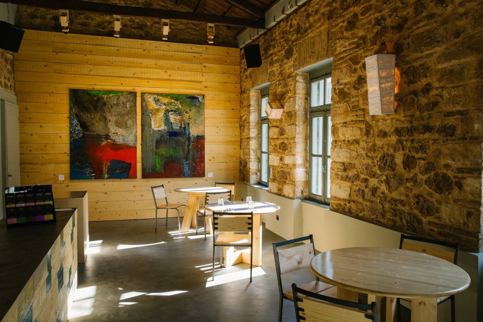 Root Art Space / Root Art Space