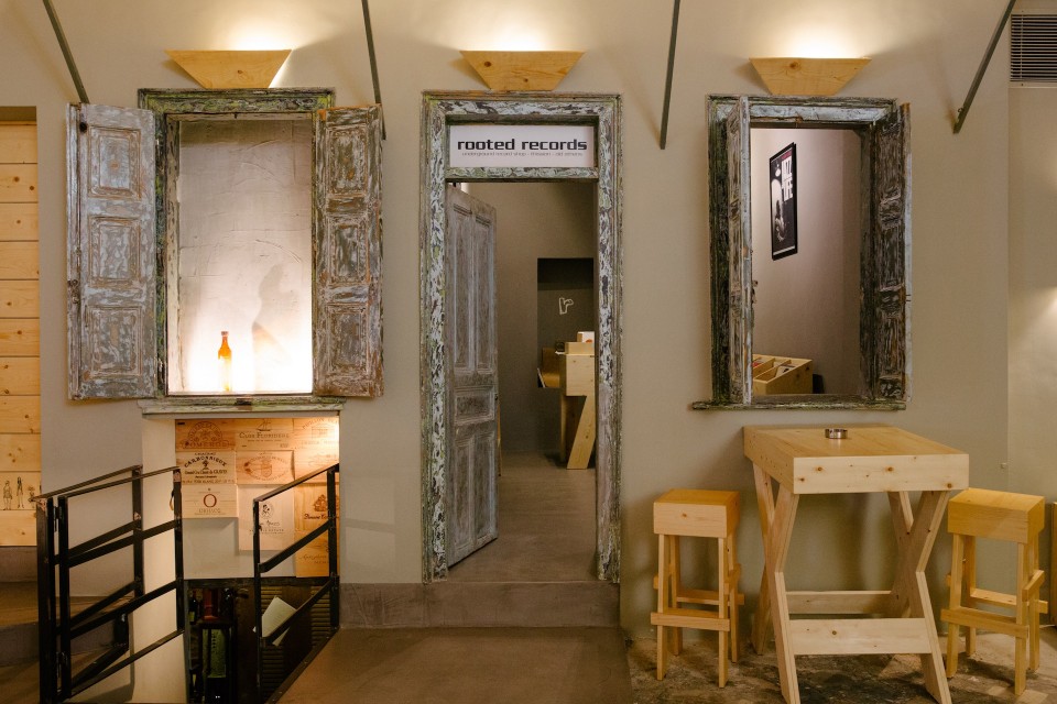 Root Art Space / Root Art Space