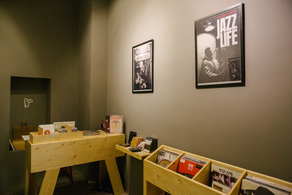 Root Art Space / Root Art Space