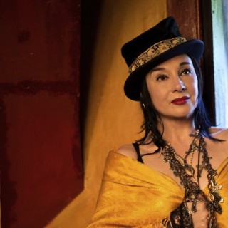 Αν δεν σε συγκινήσουν τα fados της Misia, τίποτα δε θα σε συγκινήσει.