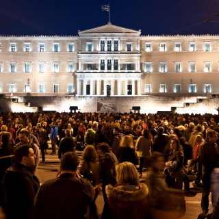 «Αν κάποιος πριν χρόνια έλεγε πως θα πηγαίναμε σε συγκέντρωση εκεί που τρώγαμε χημικά για να υπερασπιστούμε τα ελληνικά ομόλογα, θα τον λέγαμε σίγουρα τρελό!»