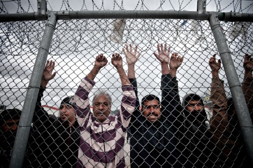 Χωρίς νερό για παραπάνω από δύο μέρες οι μετανάστες στο κέντρο κράτησης Μυτιλήνης