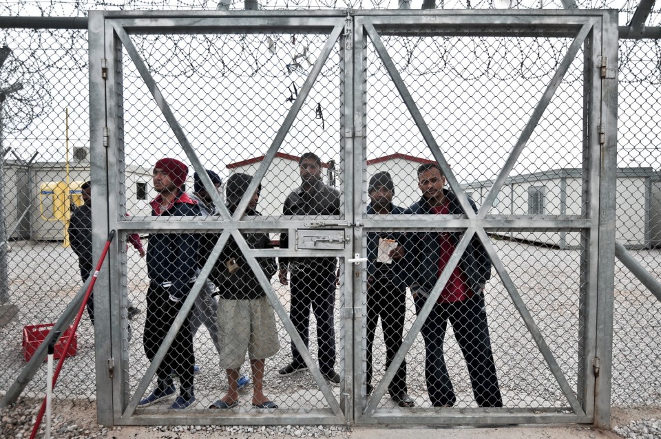 αμυγδαλέζα; ελλάδα; ευρωπη; κέντρο κράτησης; κοινωνία; μετανάστες; μεταναστευτικό; φυλακή