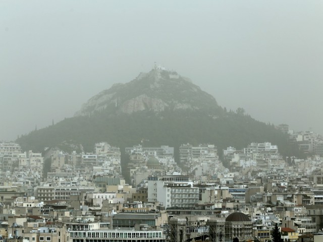 Αχ, η Αθήνα που χάθηκε στη σκόνη