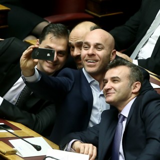 Κυρίες και κύριοι, απολαύστε υπεύθυνα την ψήφο σας