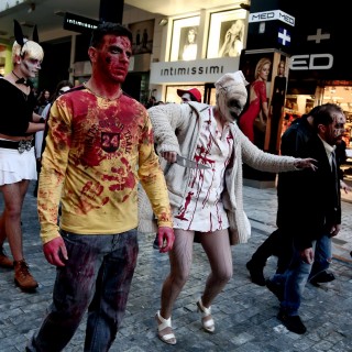 Ζόμπι έκαναν την εμφάνιση τους στην Αθήνα