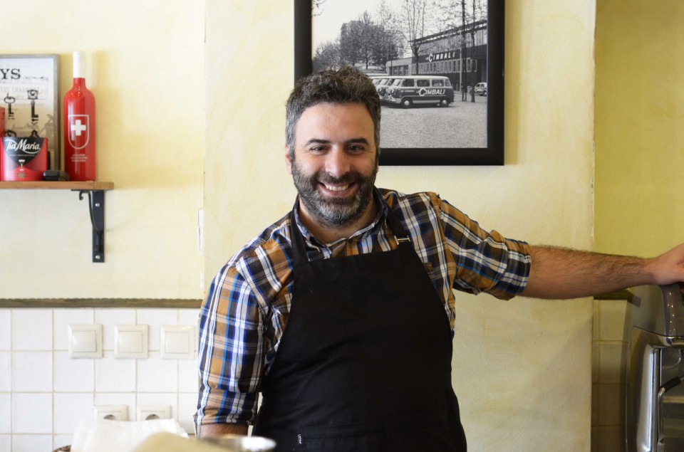 Μπάμπης Μπόμπολης