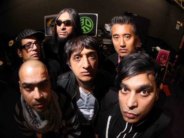 Asian Dub Foundation: «Με τη μουσική μας προσπαθούμε να κινητοποιήσουμε τον κόσμο παγκοσμίως»