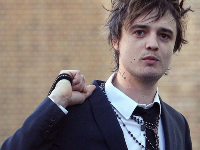 Ο Pete Doherty γράφει κομμάτι για την Amy Winehouse