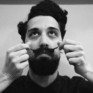 Στο ΜπαρΜπεράδικο, Περιστερίου, μπορείς να φτιάξεις ένα μουστάκι σαν κι αυτό