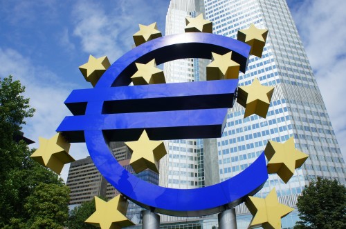 Handelsblatt: Η ΕΚΤ εξετάζει το ενδεχόμενο να αποχωρήσει από την τρόικα