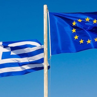 Το 68% των Ευρωπαίων πιστεύει πως η Ελλάδα θα μείνει στο ευρώ