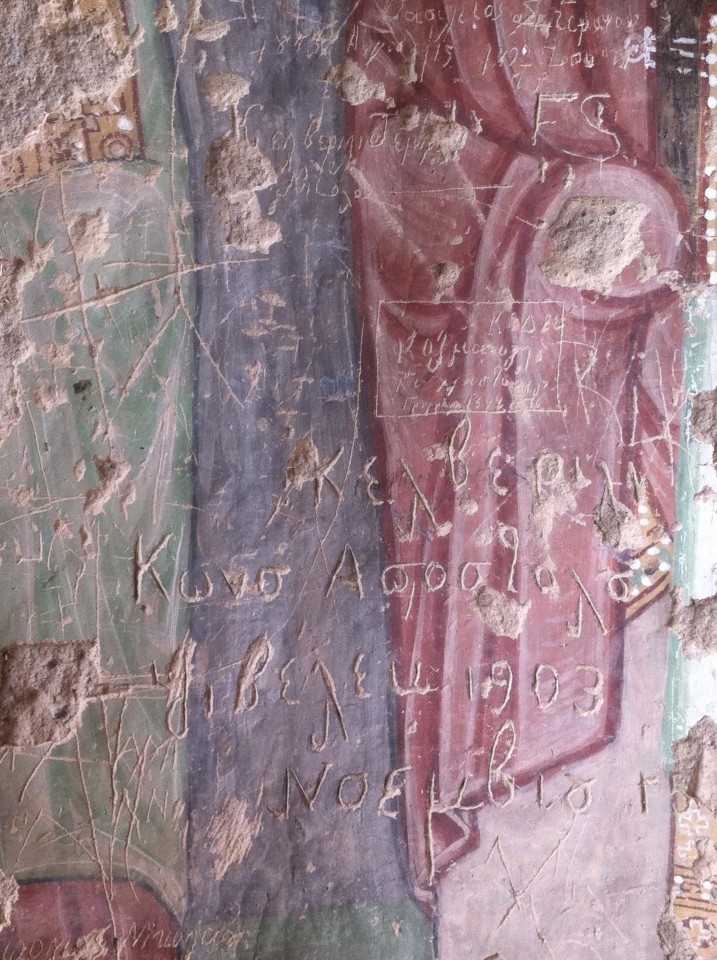 Γκράφιτι στον Άγιο Γεώργιο της Ιχλάρας.