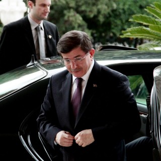 Τι περιέχει η ατζέντα της συνάντησης μεταξύ Νταβούτογλου και Μπαν Γκι μουν