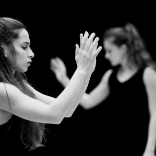 Η ομάδα Traverso παρουσιάζει την παράσταση «Γέφυρες»